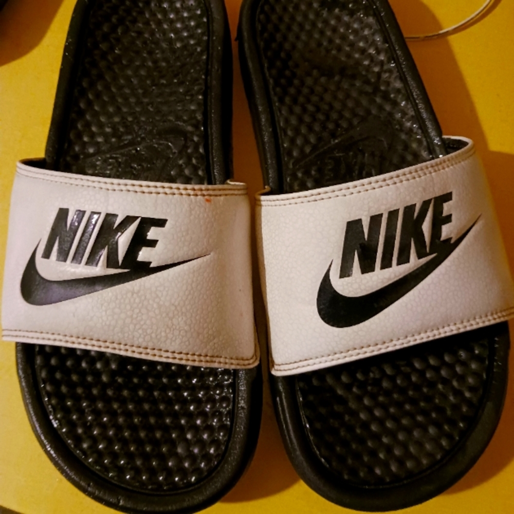 Nike slides
